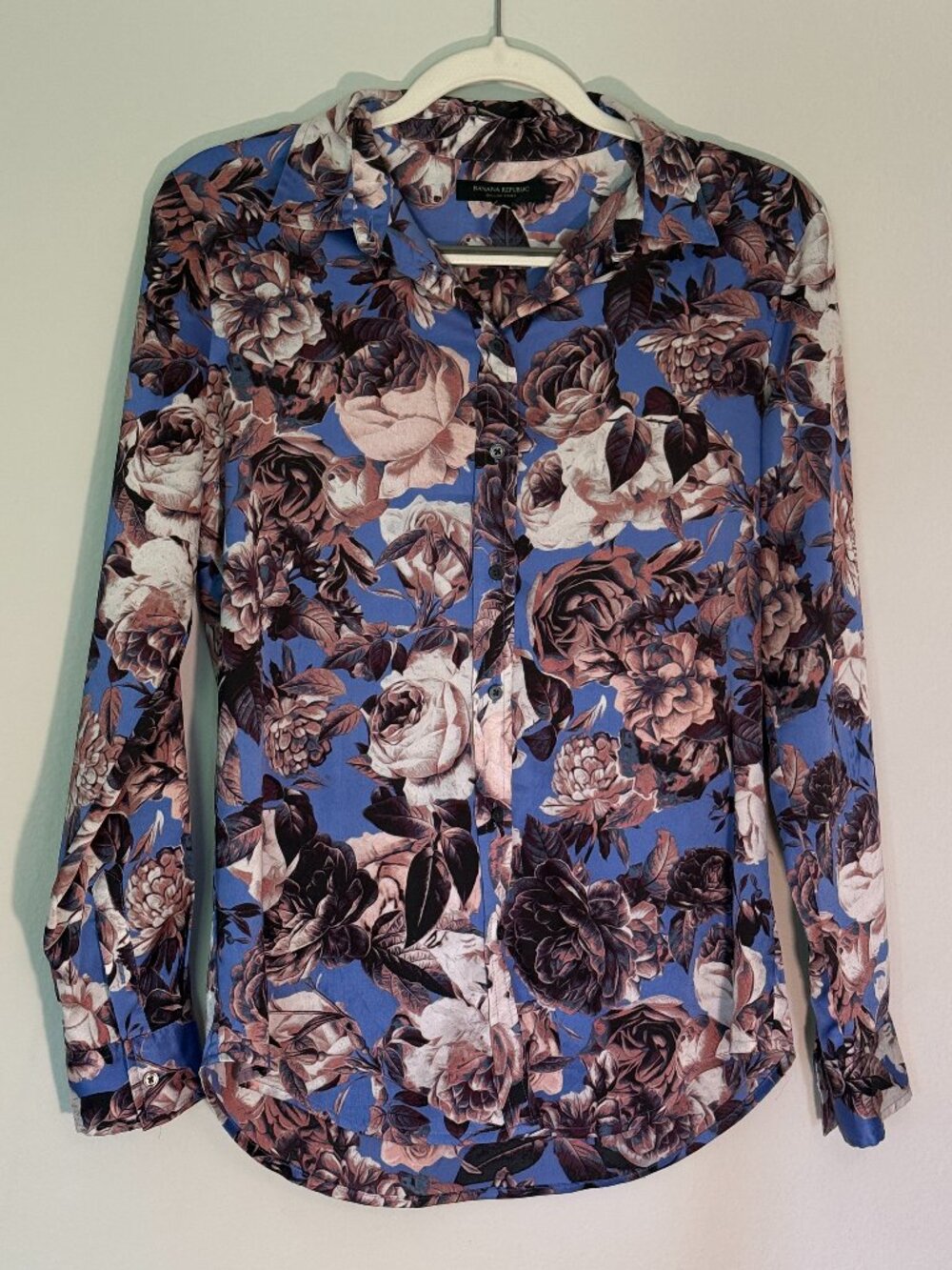 Banana Republic Dillon Button Up Long Sleeve Blue with Floral Rose Motif
